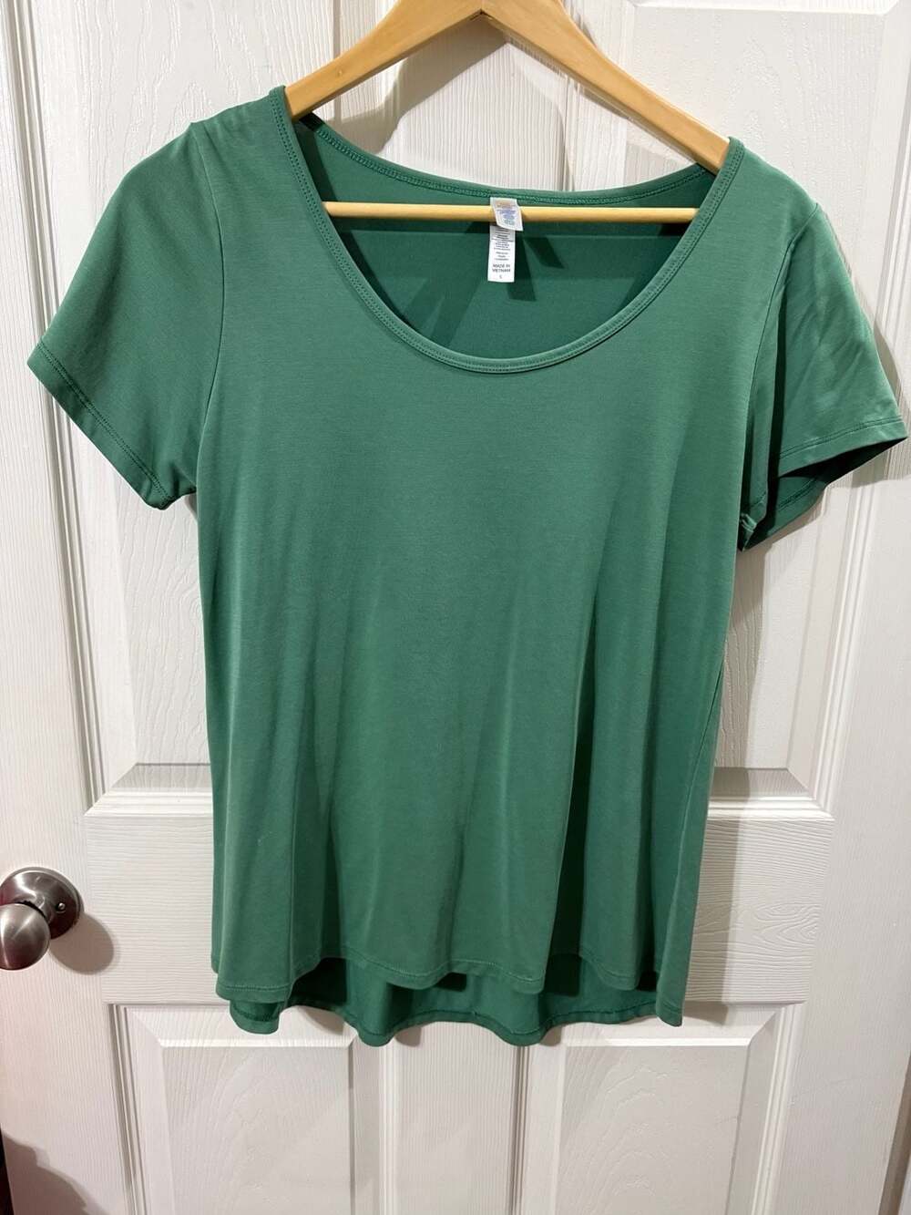LuLaRoe T-Shirt Size S Green Modal Polyester Scoop Neck Short Sleeve